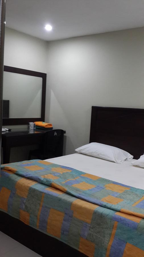 Leon Inn Jodoh Square Batam エクステリア 写真